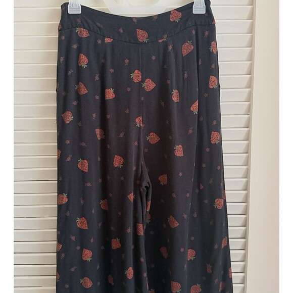 Farm Rio Strawberry Print Wide Leg Pants Small High Rise Black Red Boho Hippie - Picture 10 of 15